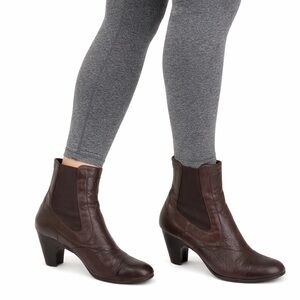 Born Crown Style Brown Leather Ankle Boots Chelsea Block size 10 42 like new